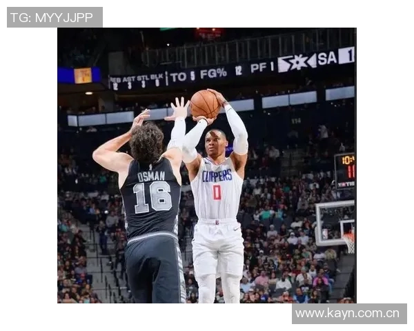 快船新秀可人声势凶猛,叶兰德望成为球队关键支柱 快船新秀可人声势凶猛,叶兰德望成为球队关键支柱