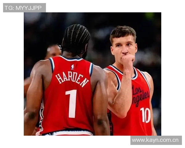 快船队主力球员膝盖受伤,或将缺席季后赛:球队前景陷入危机 快船队主力球员膝盖受伤,或将缺席季后赛:球队前景陷入危机