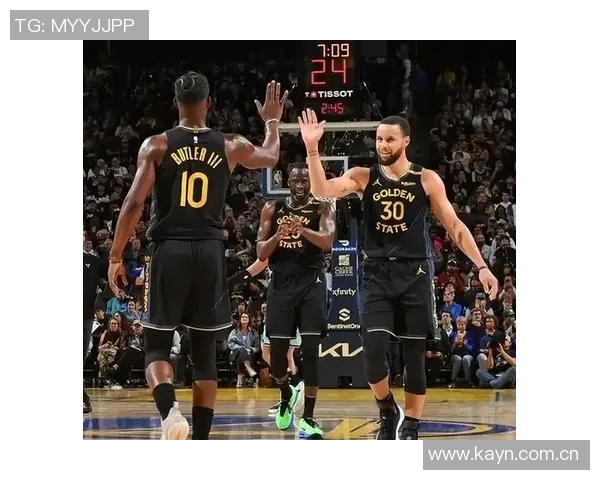 勇士队核心射手发挥出色，带领球队晋级季后赛