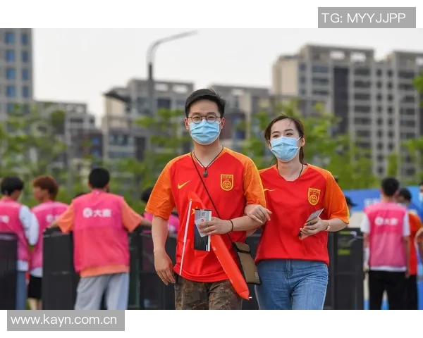 疫情下的球迷:虽不能入场观赛但爱心不减,送上福利装备为球队打气! 疫情下的球迷:虽不能入场观赛但爱心不减,送上福利装备为球队打气!