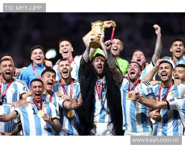 尤文图斯胜利晋级欧冠八强,C罗梅西双响引球迷狂欢 尤文图斯胜利晋级欧冠八强,C罗梅西双响引球迷狂欢